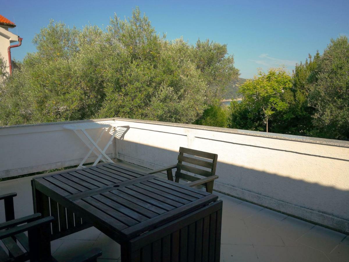 Family Friendly Apartments Island Rab Kampor Екстер'єр фото
