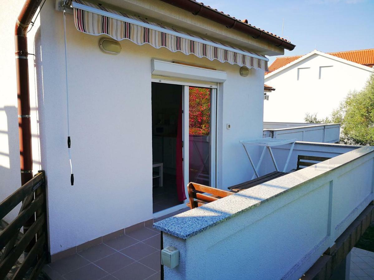 Family Friendly Apartments Island Rab Kampor Екстер'єр фото