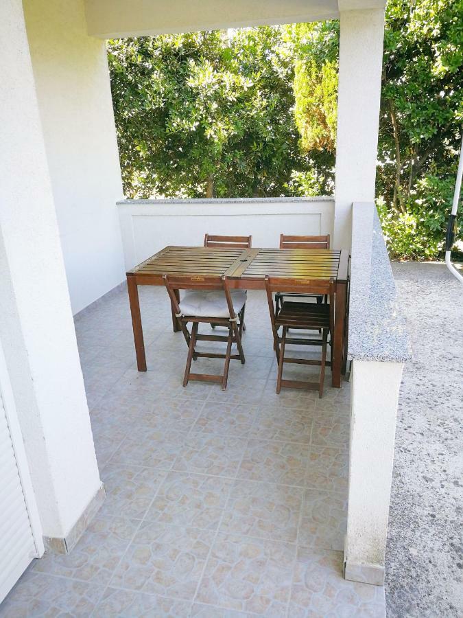 Family Friendly Apartments Island Rab Kampor Екстер'єр фото